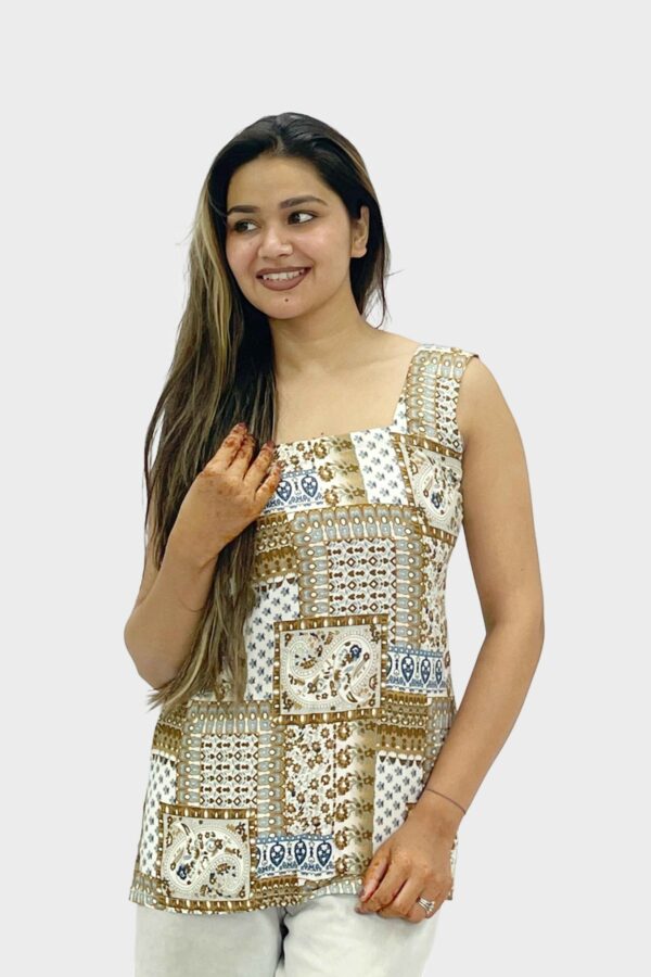 Sleeveless  Motif  Printed Kurti